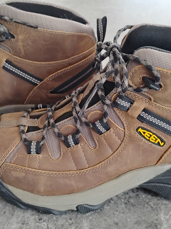 KEEN Men’s 8 Brown Waterproof Hiking Boots - Like New - Free Shipping main image 12